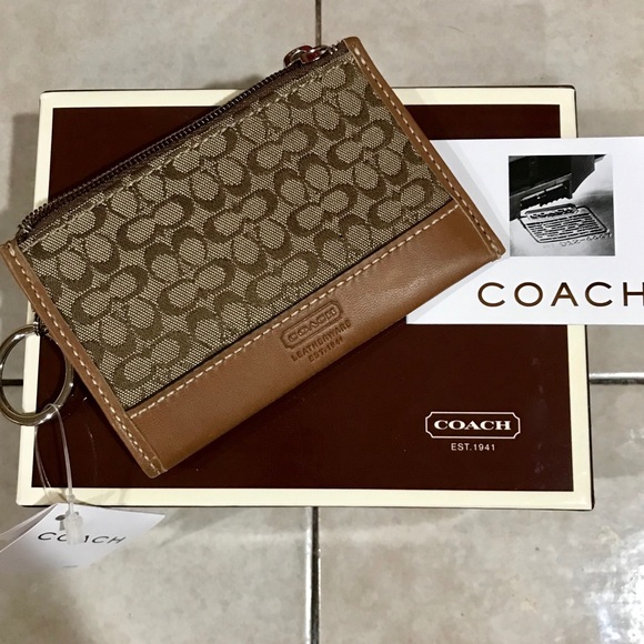 Coach Accessories - Coach Skinny ID Case Wallet - NWT